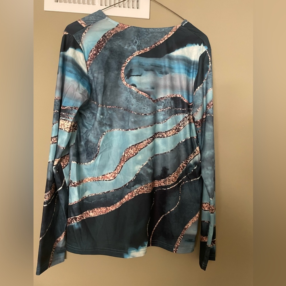 NWT - MADE WITH LOVE Abstract Pattern Top - Picture 2 of 4
